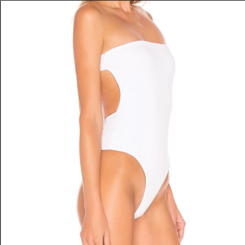 Superdown Revolve Chelsea Strapless Bodysuit - image 3